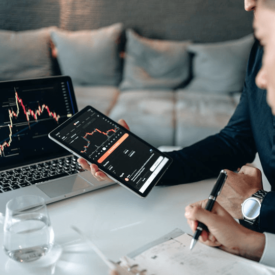 Ferme Invion - Équipe d'experts en crypto-monnaies